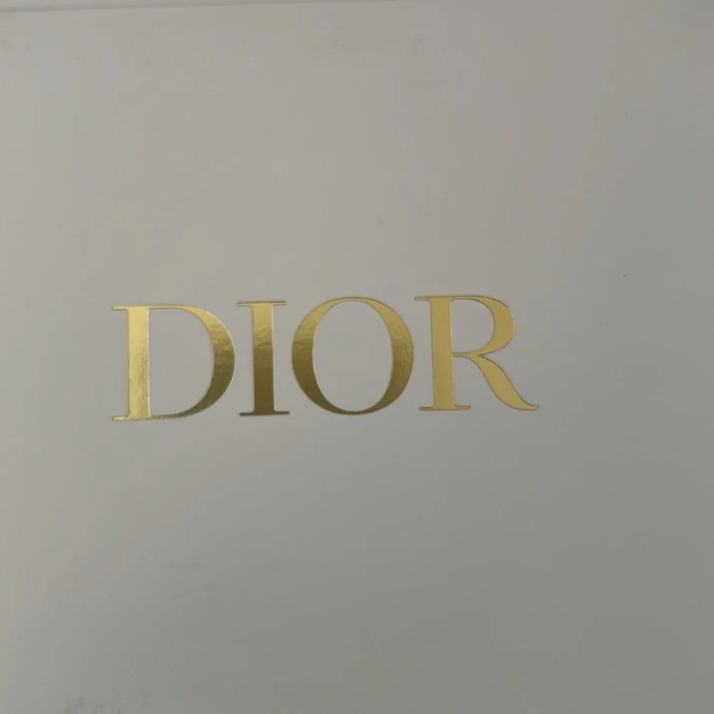 DIOR ✨Envelope - Picture 2 of 2
